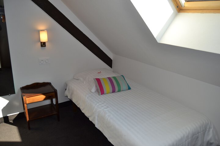Room 5 of 96