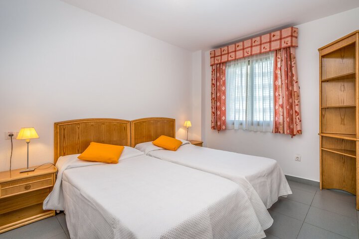 Room 6 of 26