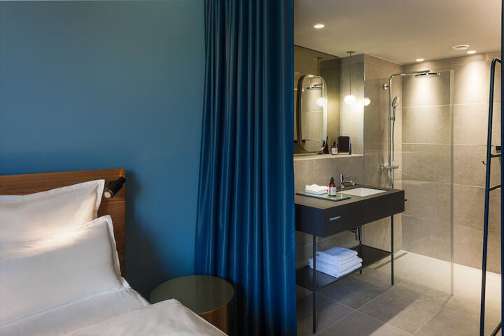 Room 20 of 95