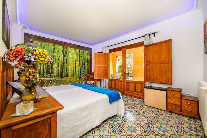 Room 15 of 28