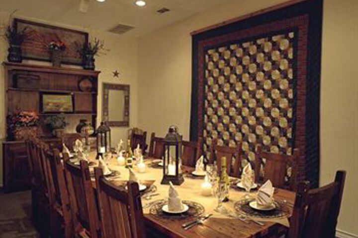 Dining 7 of 24