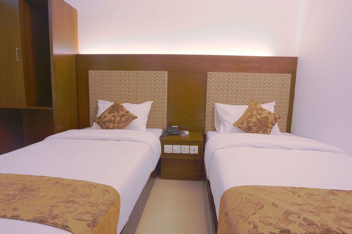 Room 13 of 26