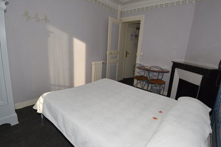 Room 6 of 35