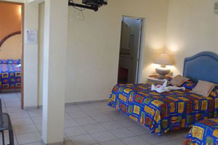 Room 5 of 18