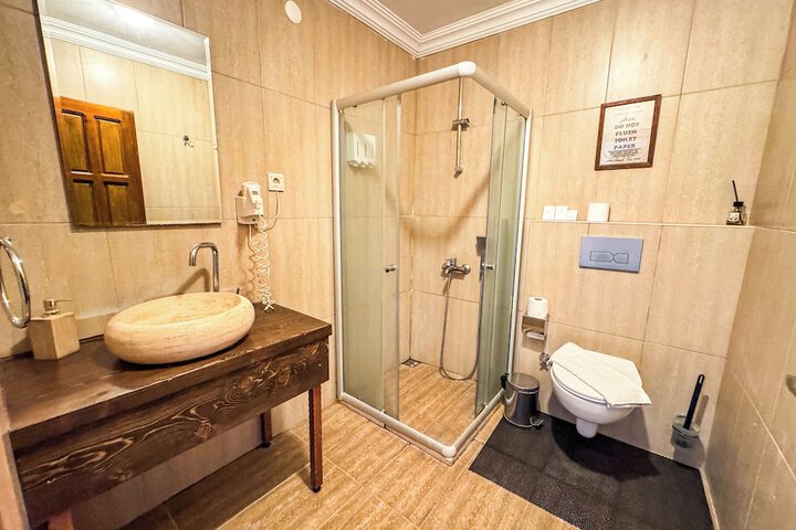 Room 44 of 65