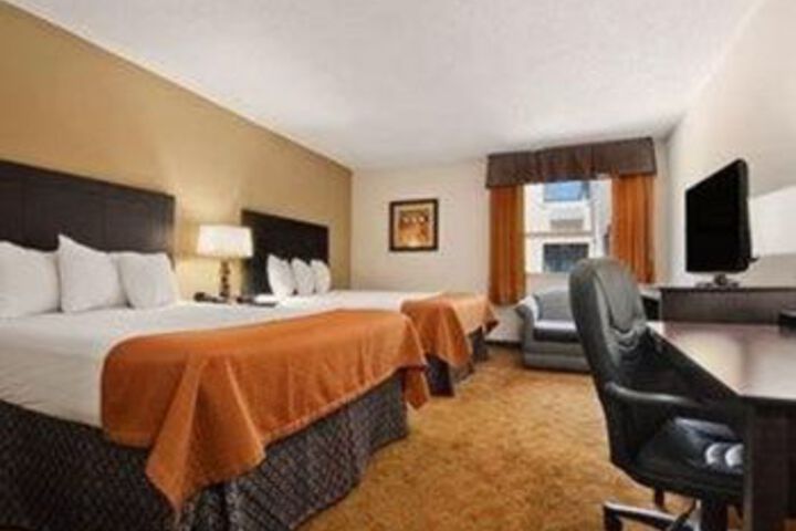Room 13 of 32