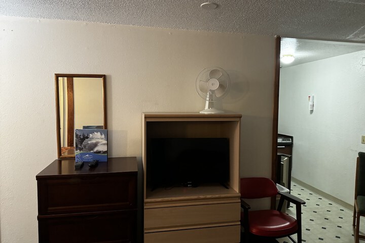 Room 36 of 168