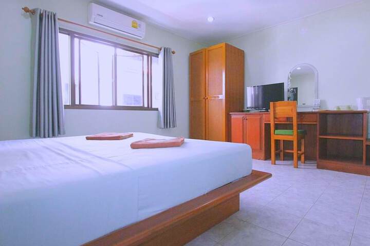 Room 6 of 17