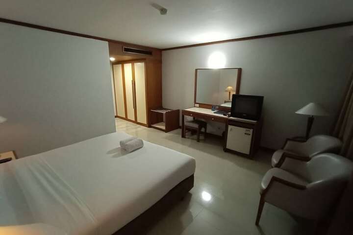Room 96 of 143