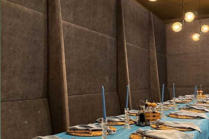 Dining 33 of 42