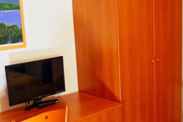 Room 19 of 44