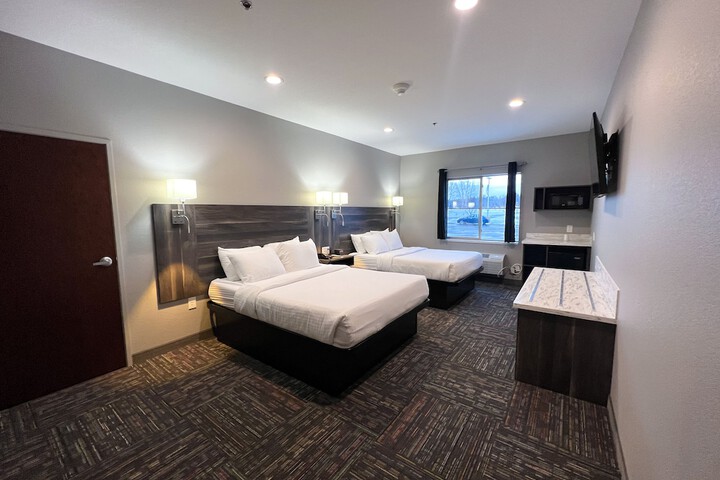2 Queen Beds (22 of 23)