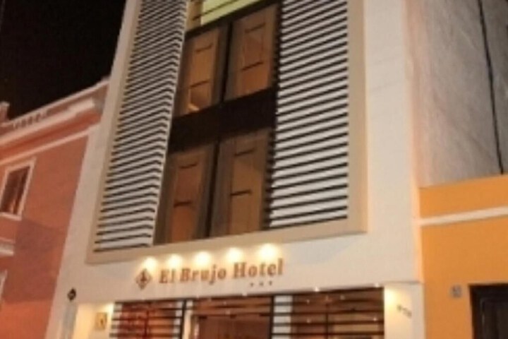 Hotel 42 of 43