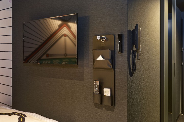 Room 24 of 48