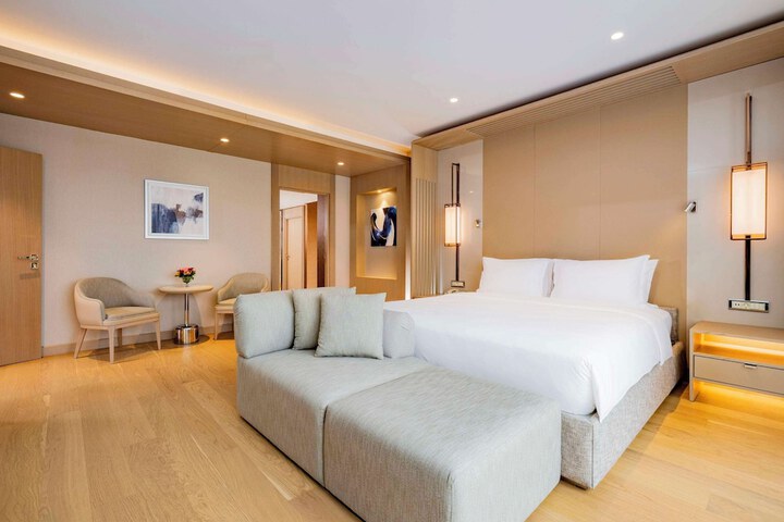 Room 25 of 117