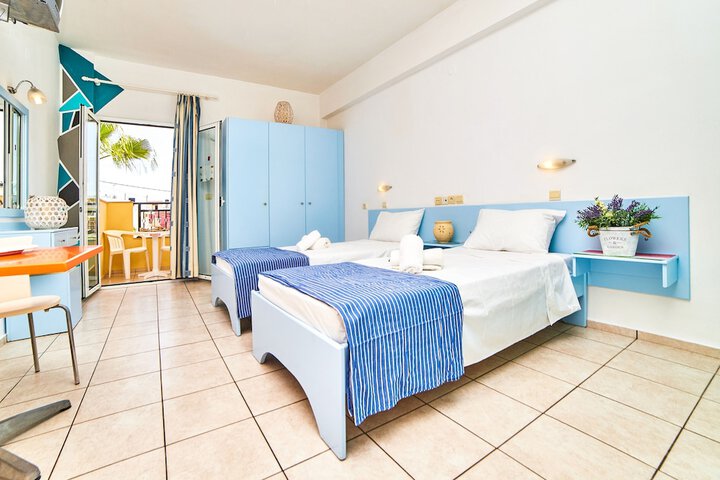 Room 15 of 27