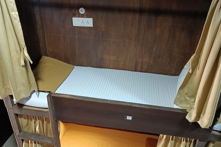 Room 7 of 20