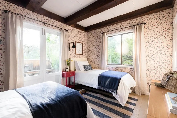 Room 4 of 22