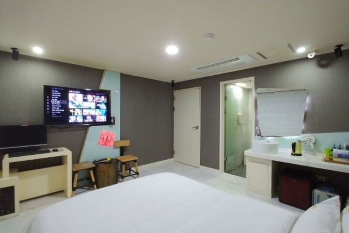 Room 49 of 126