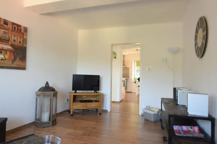Room 5 of 19