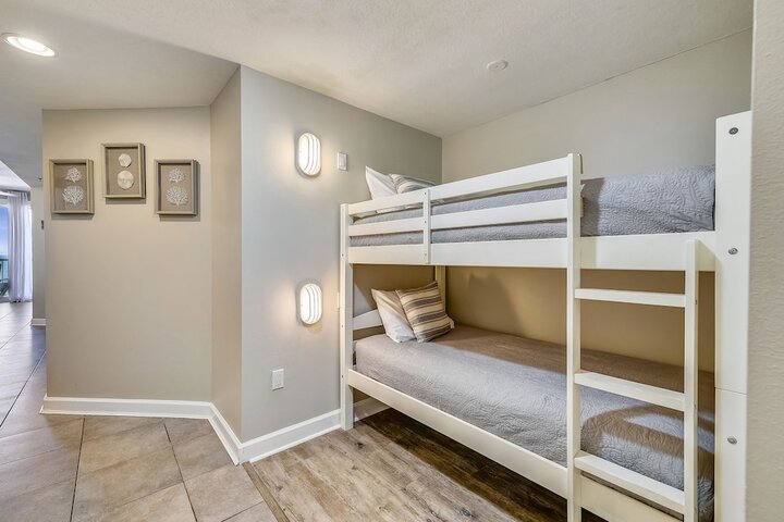 Room 18 of 308