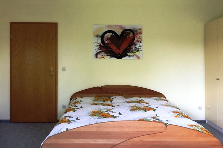 Room 2 of 61