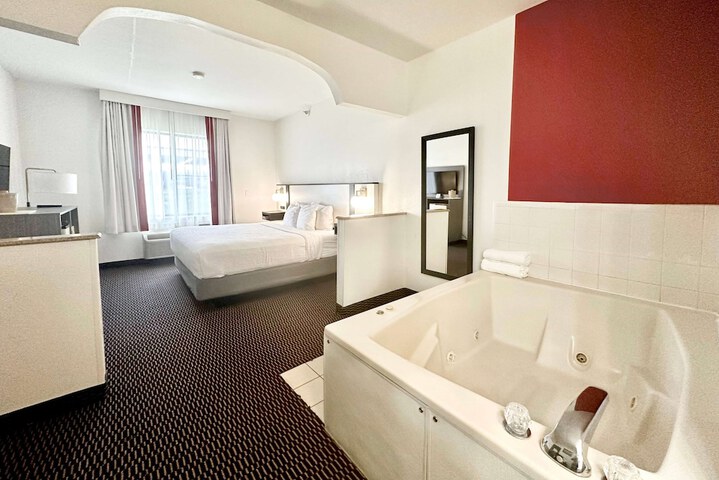 1 King Bed (17 of 20)