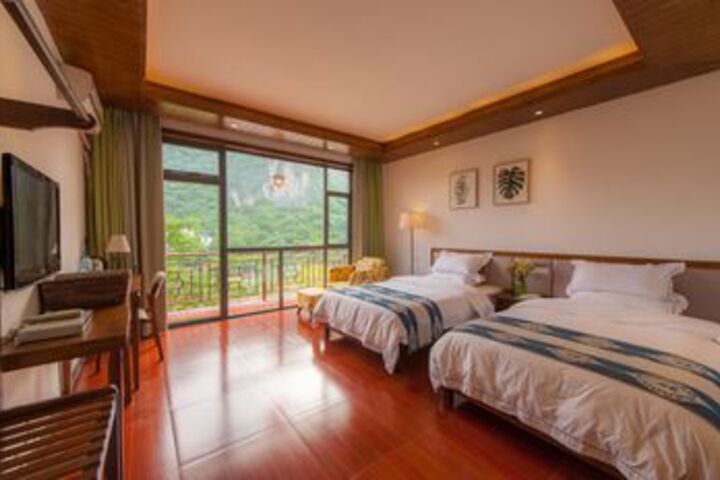 Room 10 of 21