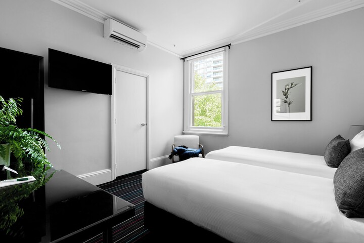 Room 19 of 35