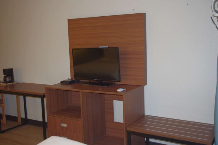 2 Queen Beds (5 of 12)