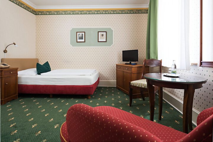 Room 7 of 53