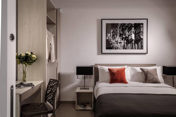 Room 4 of 23