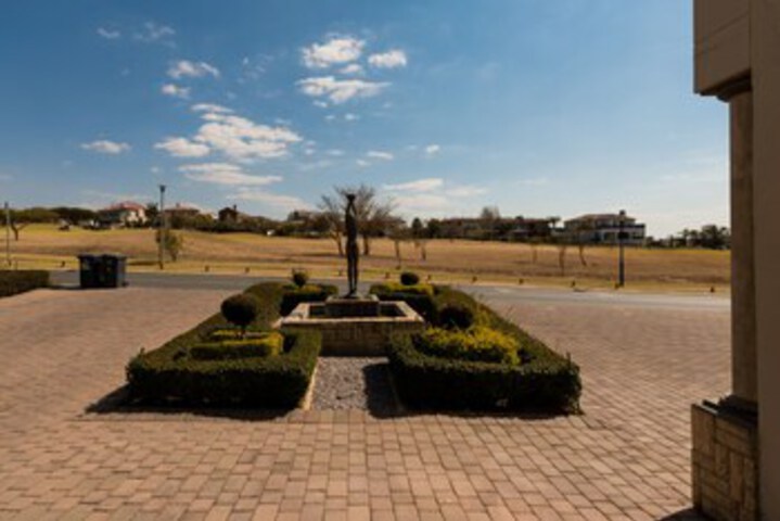 Hotel Exterior 12 of 37