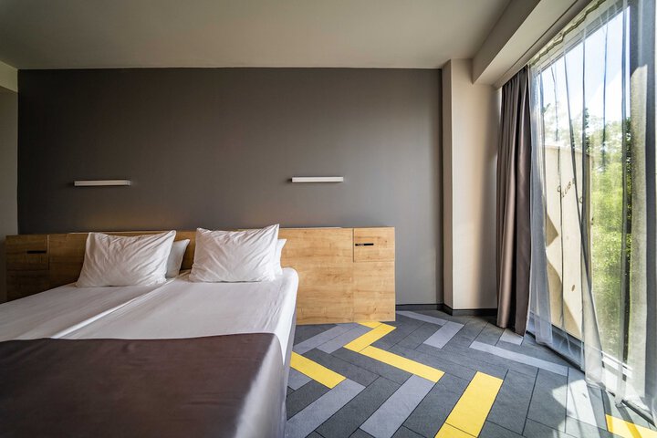 Room 5 of 38