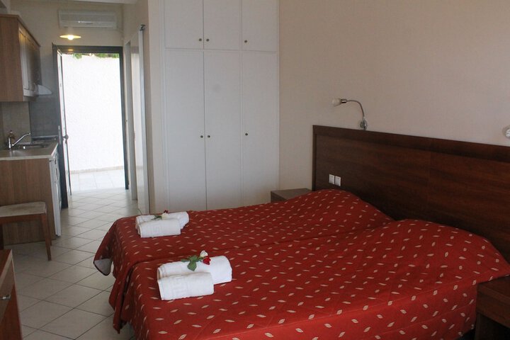 Room 10 of 40