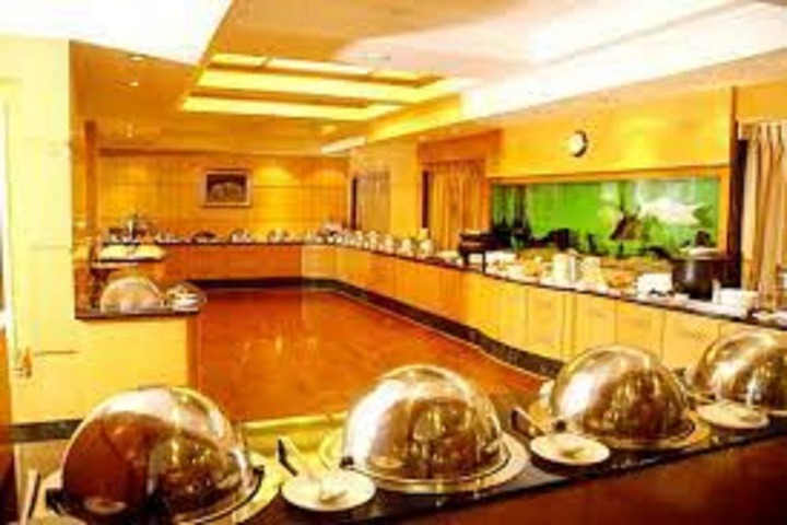 Dining 14 of 17