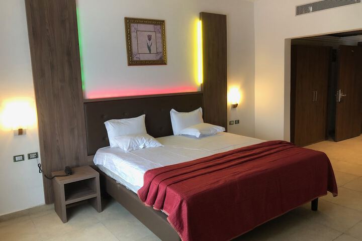 Room 13 of 71