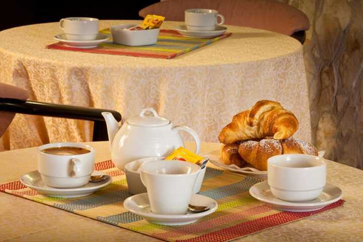 Breakfast/Coffee Service 22 of 32