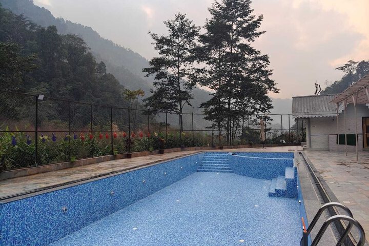 Pool 44 of 73