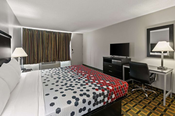 Exterior King Bed (4 of 21)