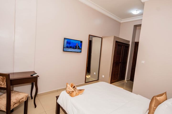 Room 15 of 42