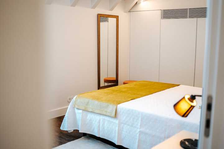Room 8 of 17