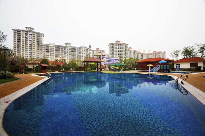 Pool 12 of 20