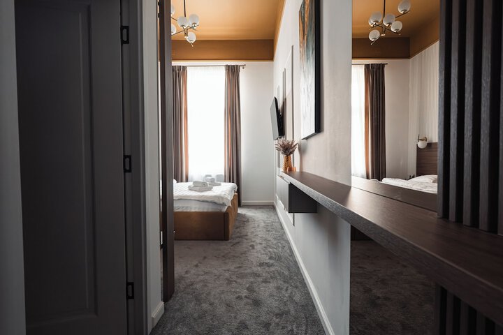Room 8 of 39