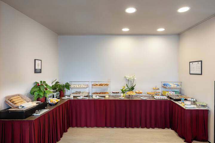 Dining 79 of 93