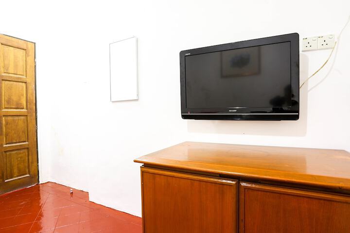 Room 8 of 25