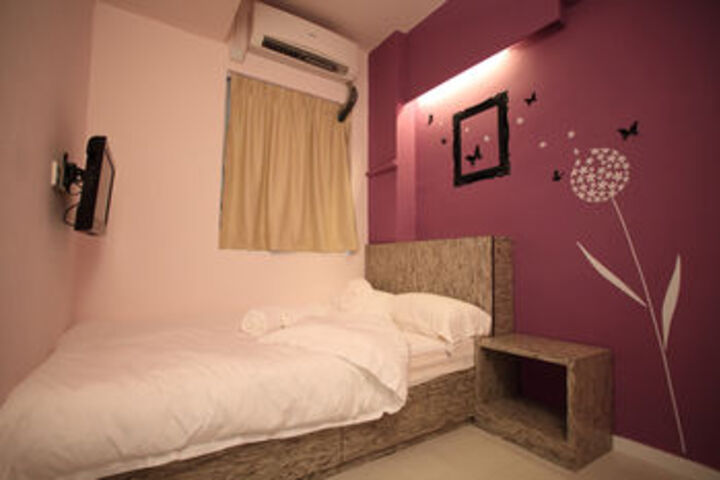 Room 43 of 93