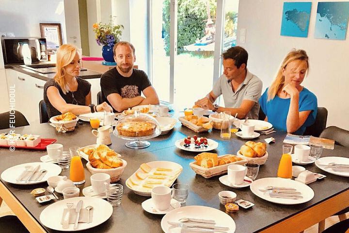 Breakfast/Coffee Service 18 of 25
