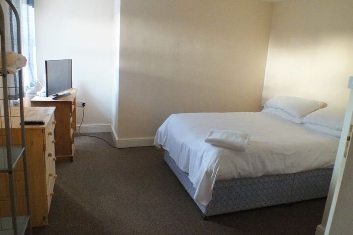 Room 6 of 50