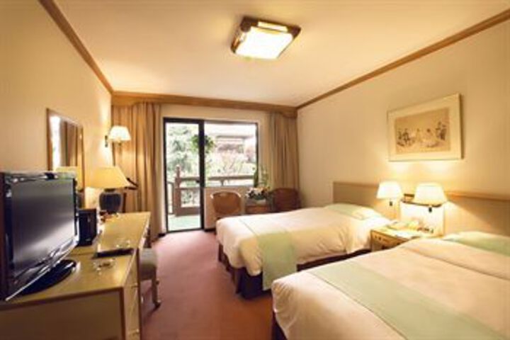 Room 14 of 28
